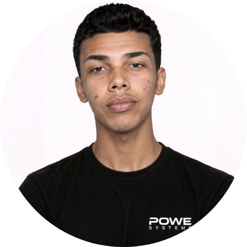 Retrato de Matheus Cirqueira, cofundador da Powe Systems
